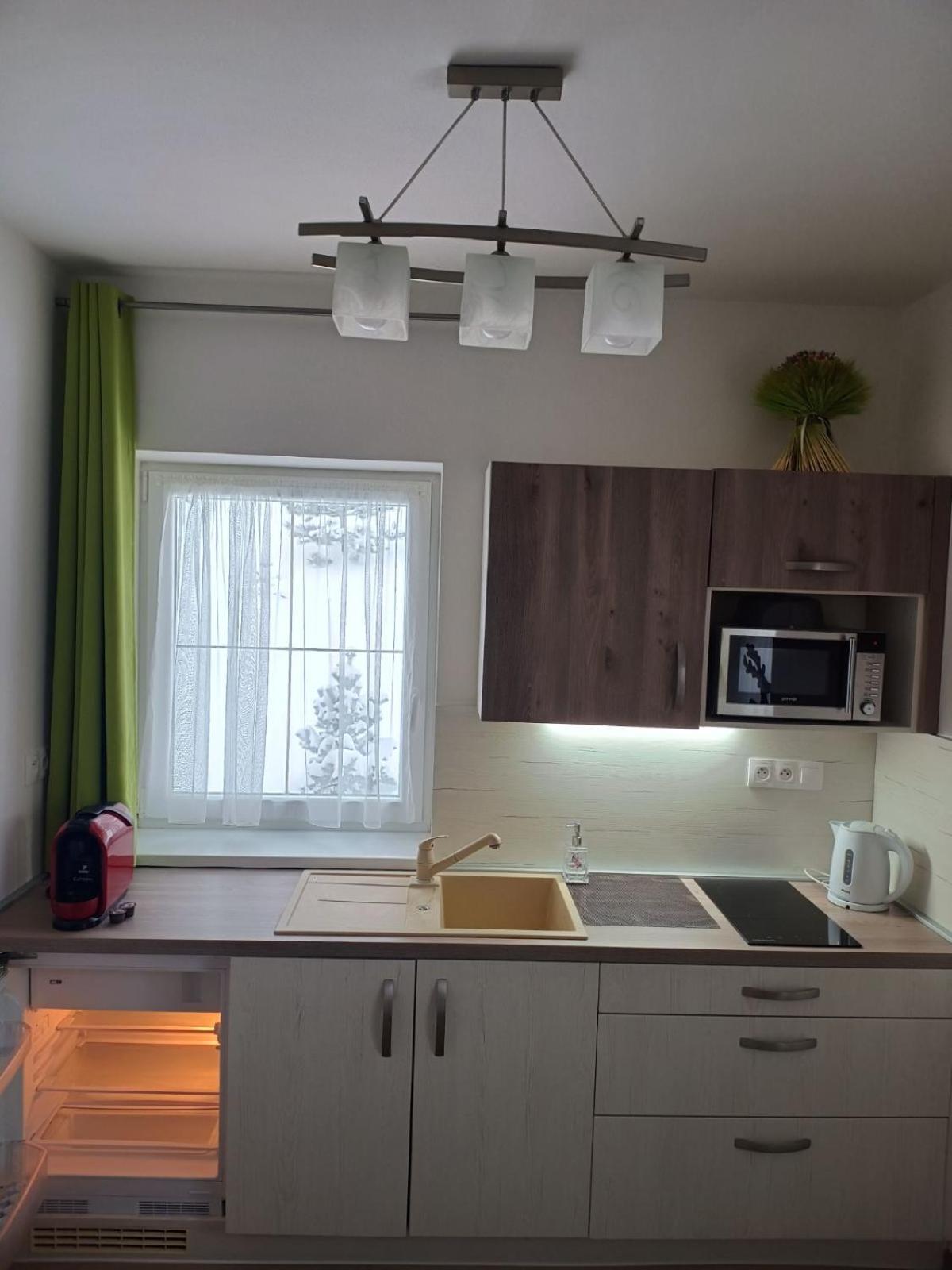 Apartman Grun -Vratna-Paseky Zilina Bagian luar foto